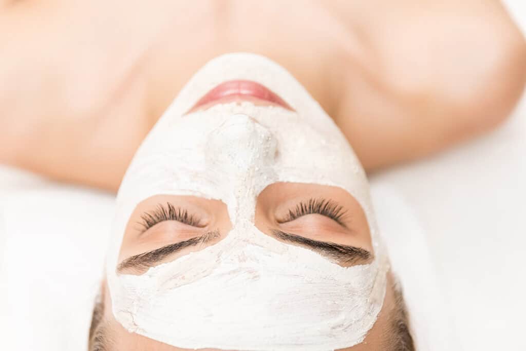 Learn-the-best-acne-facials